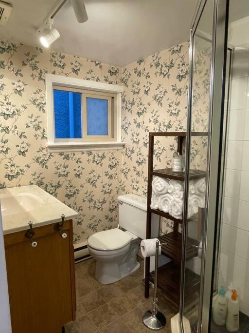 Parlor In Heritage Manor, Fairfield, Near Dt Apartment *