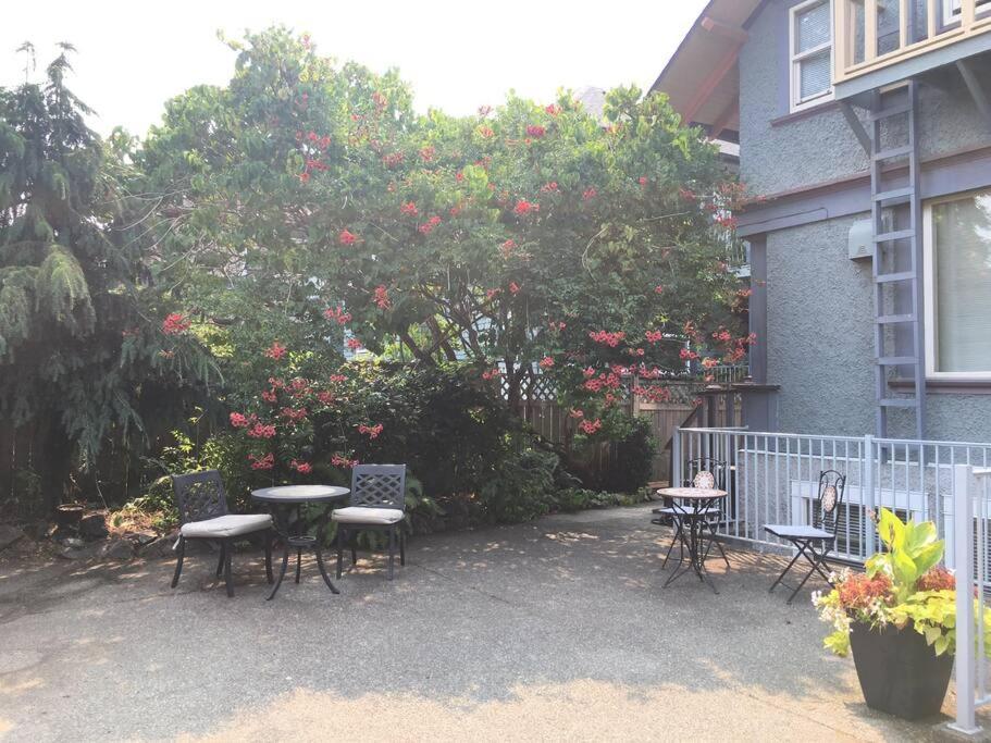 Parlor In Heritage Manor, Fairfield, Near Dt Apartment *